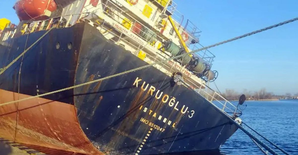 Товарен кораб, плаващ под турски флаг, е бил ударен на