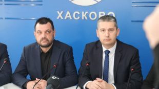 От Възраждане призоваха кмета на Община Хасково да си подаде
