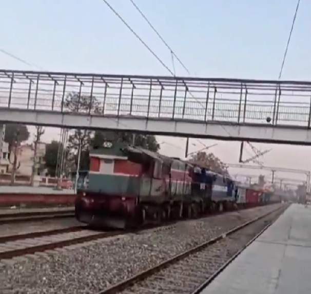Снимка: Влак измина 70 километра без машинист в локомотива