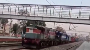 В Индия товарен влак с 53 вагона измина повече от