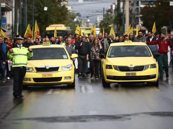 48-часовата стачка на таксиметровия транспорт ще блокира Атина днес и