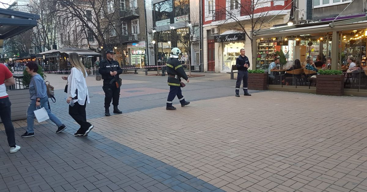 Бомбена заплаха в пешеходната част на бул. Витоша“ стресна разхождащите