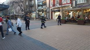 Бомбена заплаха в пешеходната част на бул Витоша стресна разхождащите