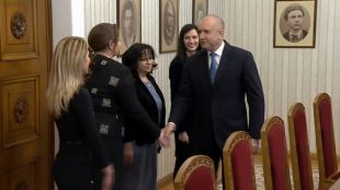 Представители на ГЕРБ СДС са на консултации при президента Румен Радев