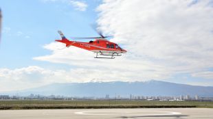 Медицинският хеликоптер направи тестови излитания и кацания на площадката на