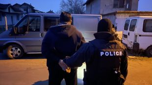 Шестимата българи са задържани в Лом и Враца Действията са