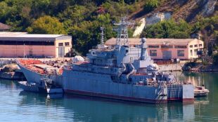 Украйна е поразила с ракета Нептун десантния кораб Константин Олшански