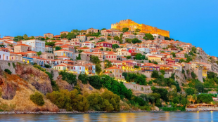 Остров Лесбос ще започне да издава ускорени визи на турски