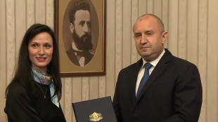 Президентът Румен Радев връчва първия мандат за съставяне на правителство