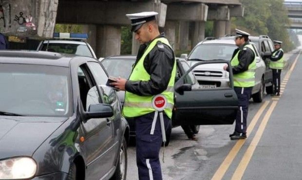 Снимка: Катаджии лъжат шофьори, че глобите вече са двойни