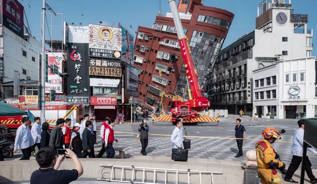 Снимка: 50 души в неизвестност след земетресението в Тайван