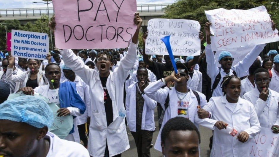 Държавна болница в кенийската столица Найроби уволни 100 лекари, които