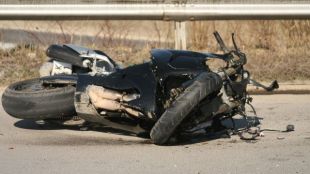 Моторист загина при сблъсък с румънски автобус
