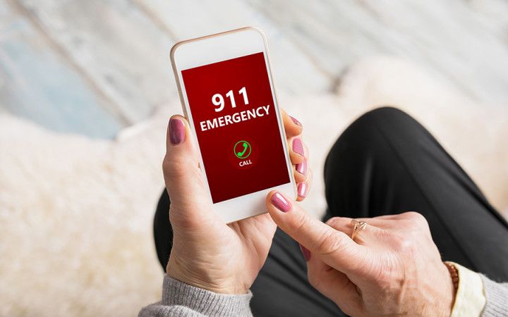 Срив в работата на спешния телефон 911 засегна най-малко четири