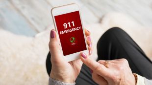 Срив в работата на спешния телефон 911 засегна най малко четири