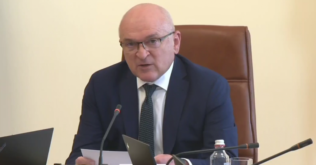 Министър-председателят Димитър Главчев разпореди да бъде отменено приетото вчера решение