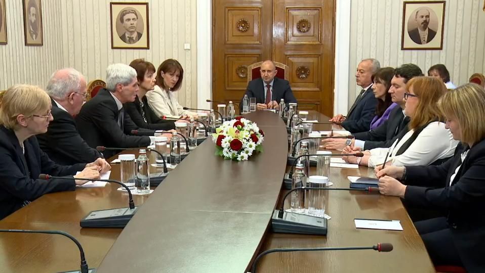 Работна среща с Централната избирателна комисия проведе президентът Радев. На