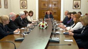 Работна среща с Централната избирателна комисия проведе президентът Радев На