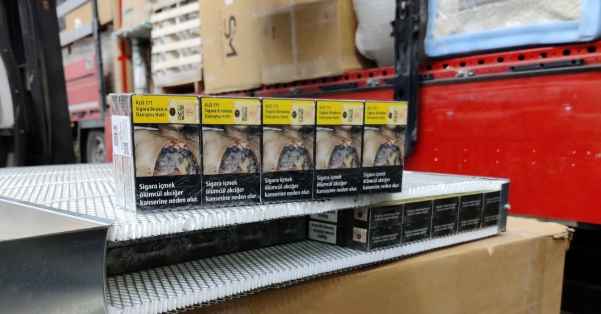 Близо 220 000 къса (11 000 кутии) нелегални цигари задържаха
