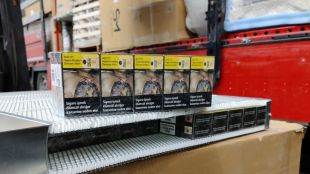 Близо 220 000 къса 11 000 кутии нелегални цигари задържаха