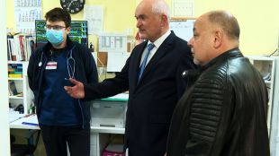 Премиерът Димитър Главчев посети днес СБАЛ по детски болести Проф