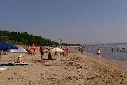 Без голи жени на плажа в Бургас