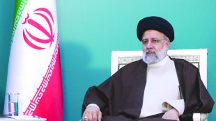 Аятолах Хаменей обяви петдневен национален траурВременна комисия ще управлява до