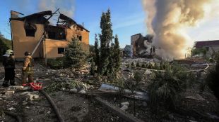 Украйна е евакуирала близо 10 000 души от техните домове