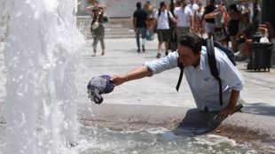 Жеги до 40°C през юни в Гърция, морето е спокойно
