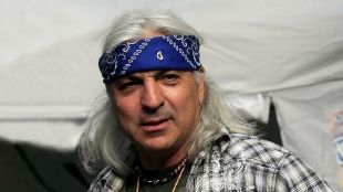 Васил Георгиев - Васко Кръпката, създател и фронтмен на легендарната „Подуене блус бенд“, пред „Труд news“: Моята България е синя, каква да е!
