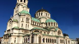 Защо храмът „Александър Невски“ не е „Кирил и Методий“