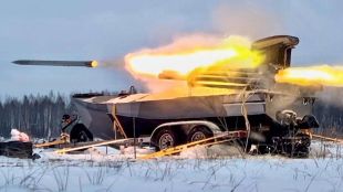 Украински военни инженери монтираха установка за изстрелване на 122 мм реактивни