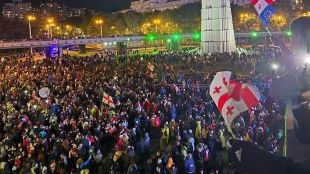 Протести и сблъсъци в Тбилиси след като парламентът прие "руския закон"
