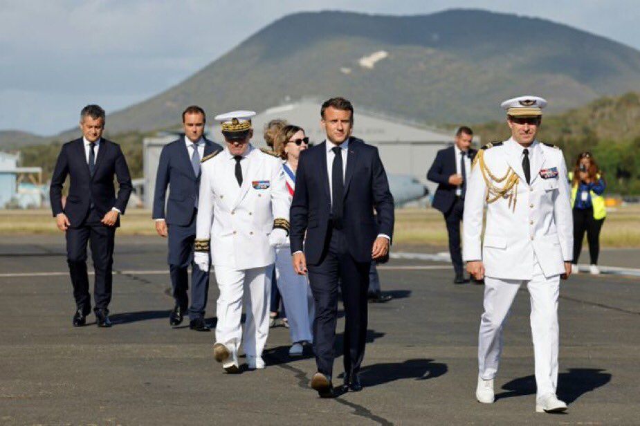 Президентът Еманюел Макрон пристигна в Нова Каледония рано тази сутрин