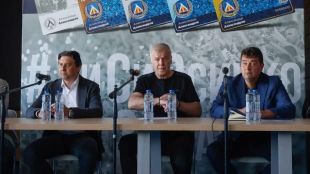 "Левски" остава все пака капсулиран и след обещанието на Сираков