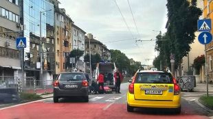 Моторист помете жена в центъра на София, пострадалата е в кома