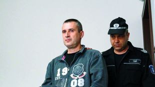 Съдът реши: Доживотен затвор за убийство за барикадиралия се бивш полицай