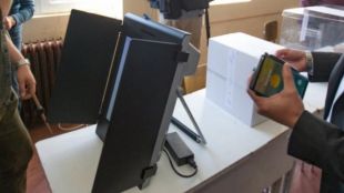 МЕУ: Удостоверяването на машините за вота се очаква да приключи утре