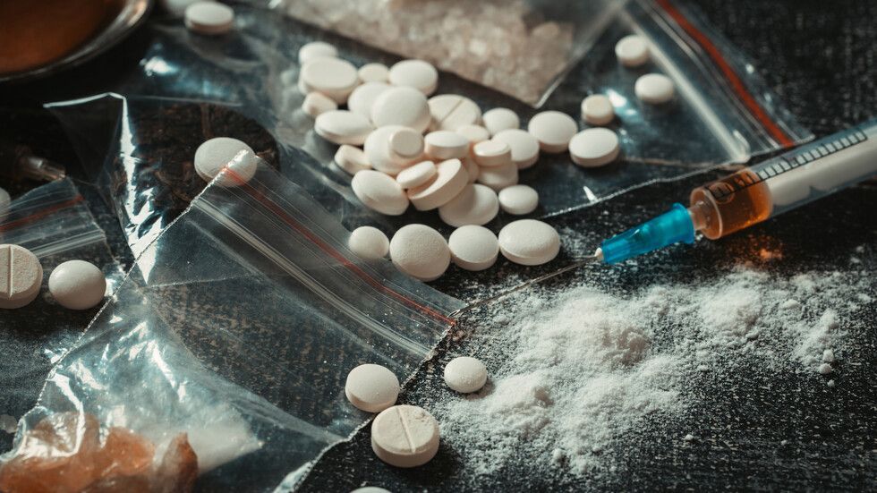 Испанската полиция разби голяма мрежа за разпространение на метамфетамин на