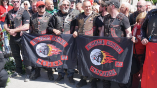 Руският мотоклуб Нощни вълци ежегодно тръгва на патриотичен марш из