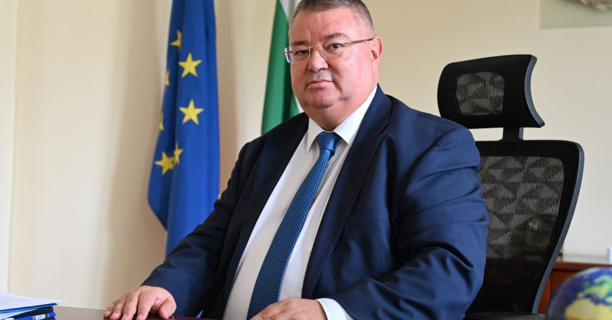 Служебният социален министър Ивайло Иванов ще настоява за 11% увеличение