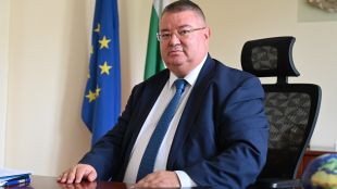 Служебният социален министър Ивайло Иванов ще настоява за 11 увеличение