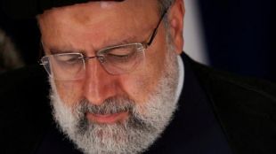 Погребват днес иранския президент