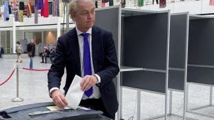 Ляво-зелена коалиция води на евровота в Нидерландия
