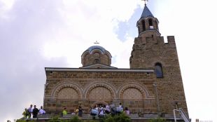 Велико Търново отбелязва Спасовден с литургия в патриаршията на Царевец