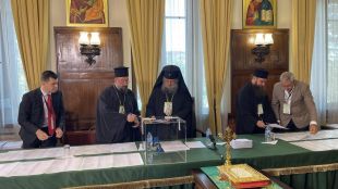 Българската православна църква предава на живо втория тур за избор
