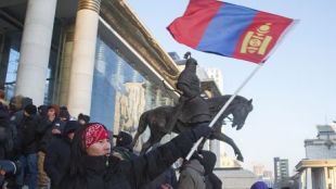 Губернатор от опозиционна партия беше убит в Монголия в разгара