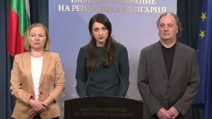 Лена Бориславова: От месеци срещу законно, легитимно и прозрачно избрани членове на демократичната общност се води война