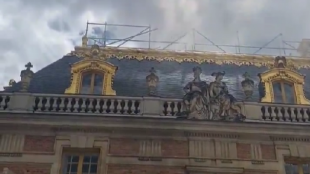 Пожар в двореца Версай (ВИДЕО)
