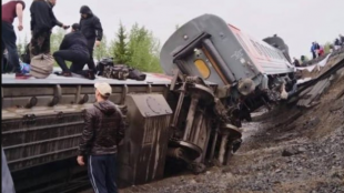 Пътнически влак е дерайлирал в северната част на Русия предаде